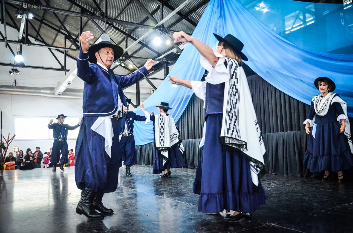 Comodoro celebrará el Día de la Tradición con una multitudinaria coreografía en calle 9 de Julio