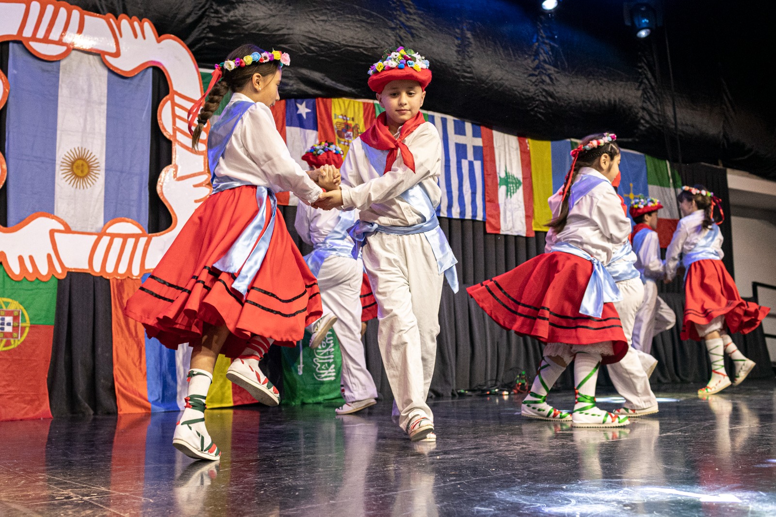 Multitudinaria convocatoria en el regreso de la “Noche de Pioneros”