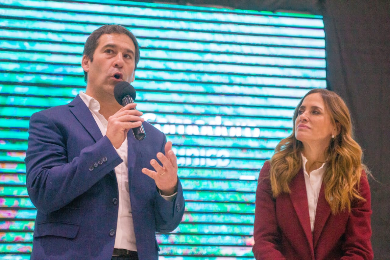 Luque y Tolosa Paz firmaron convenios para emprendedores, clubes, instituciones y distintos municipios de Chubut