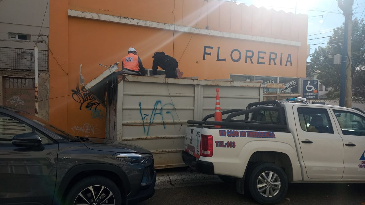 Ante la alerta por vientos fuertes se solicita tener precaución al circular