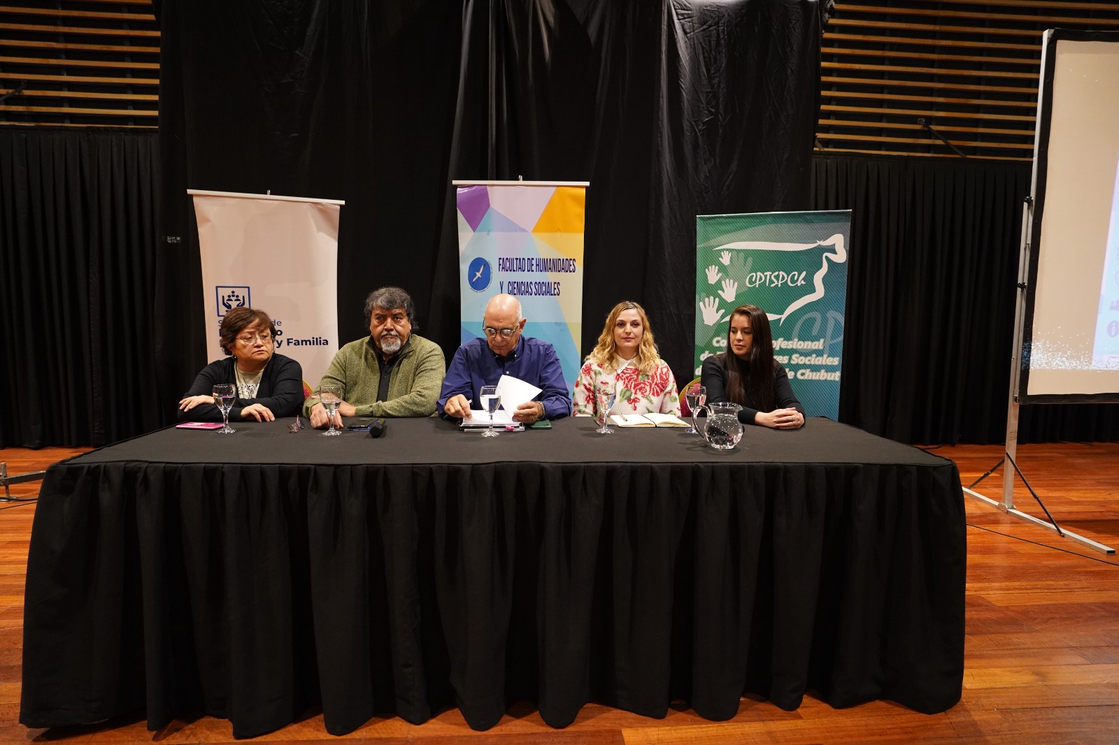 Comodoro recibió al Dr. Alfredo Carballeda en el marco de las jornadas de actualización Trabajo Social