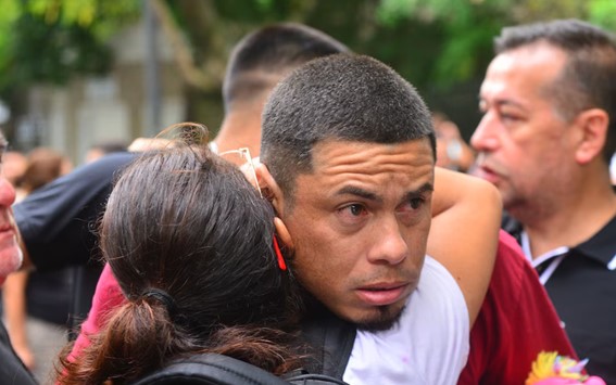 Crimen de Kim Gómez: los padres de la niña llegaron al juzgado en medio de una protesta por justicia