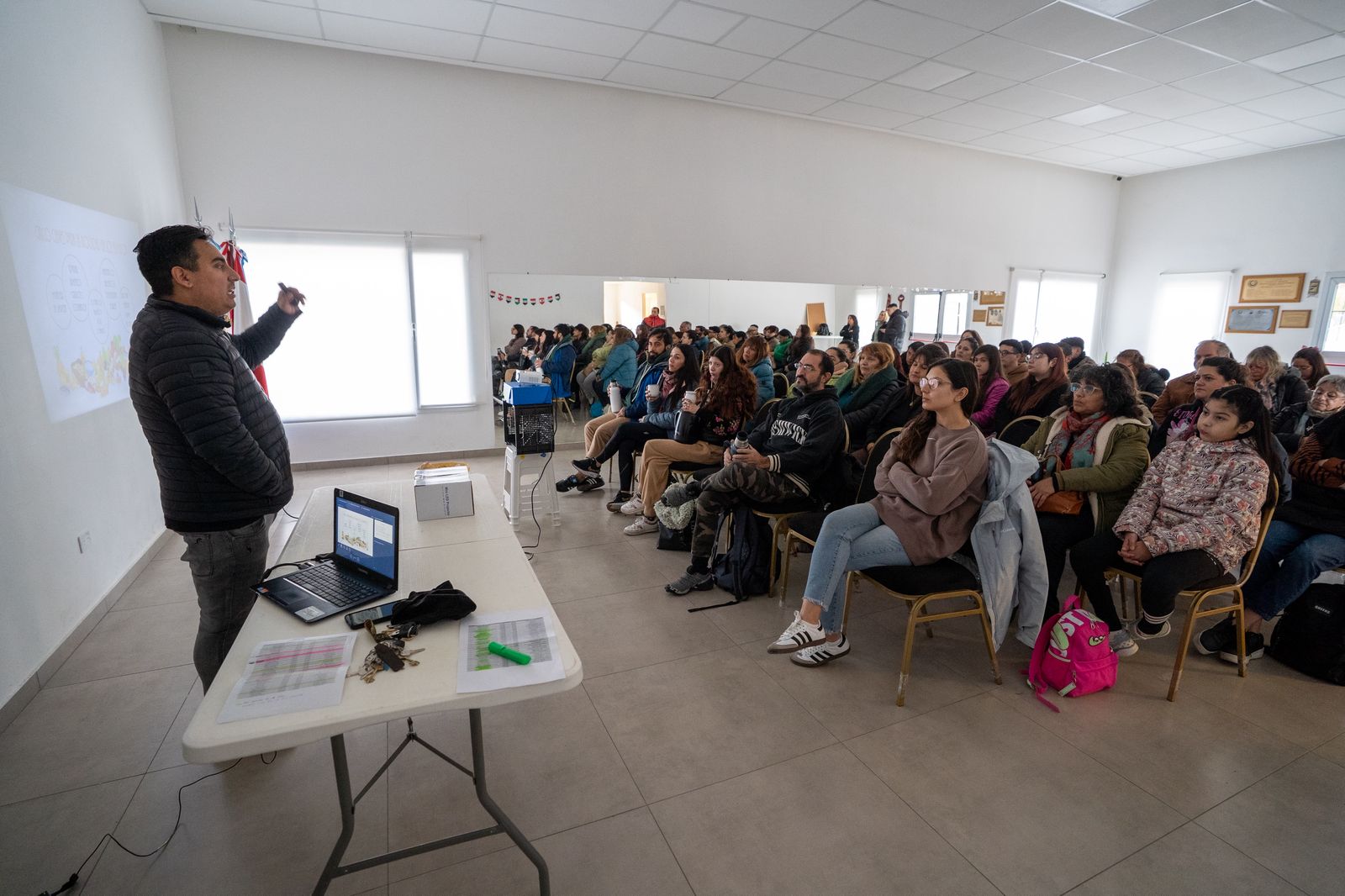 El Municipio capacita sobre manipulación de alimentos a integrantes de las colectividades extranjeras