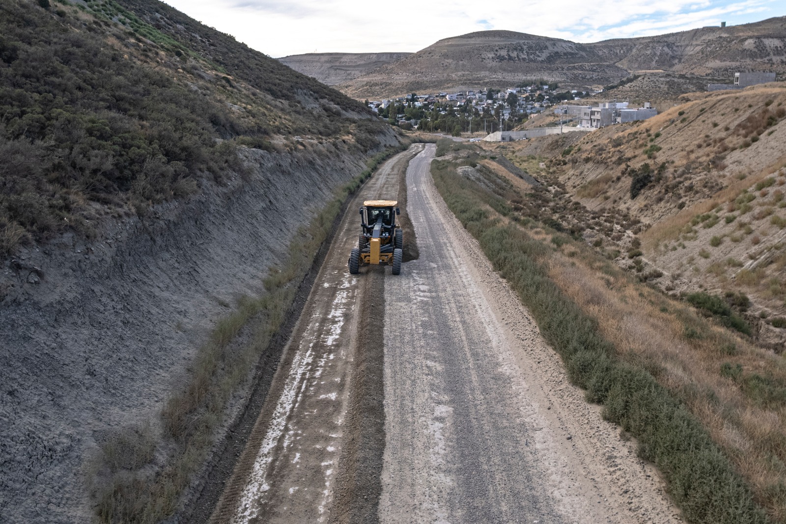 El Municipio realizó tareas de mantenimiento en el camino que une los barrios Saavedra y Manantial Rosales