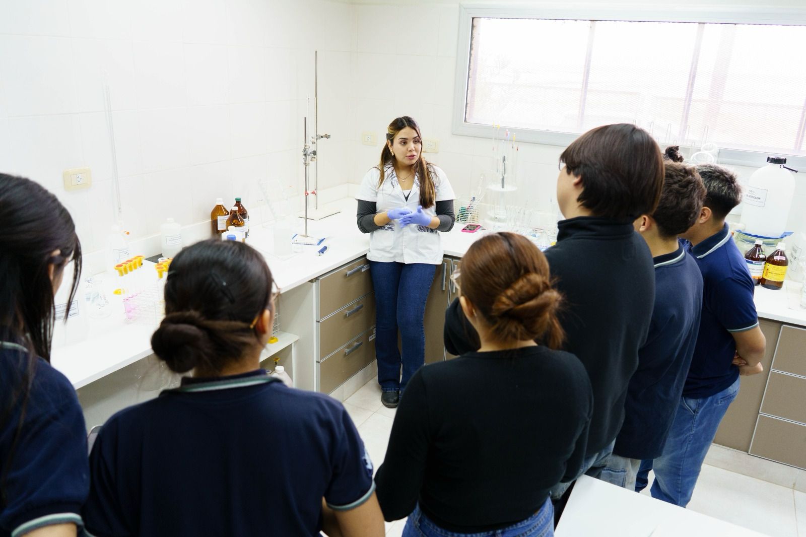Estudiantes de la Escuela N° 7715 visitaron el Laboratorio de Aguas del Municipio