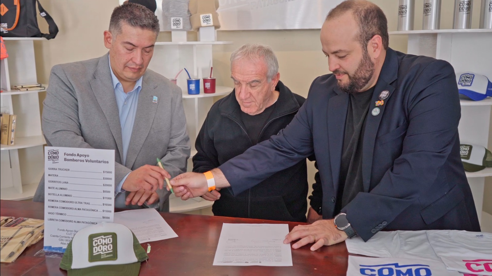 Exitosa recaudación solidaria a beneficio de los Bomberos Voluntarios en la Expo Turismo