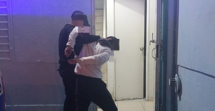 Intentó huir sin pagar productos por $26.000 y fue detenido en un almacén de barrio Moure