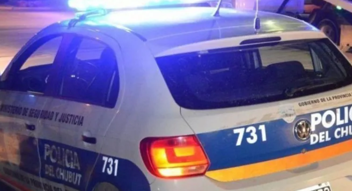 Intentó huir y descartó droga al ver a la policía: lo detuvieron en un operativo nocturno