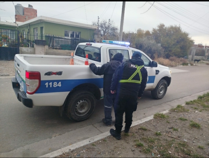 Lo sorprendieron intentando entrar a una casa y descubrieron que tenía pedido de captura