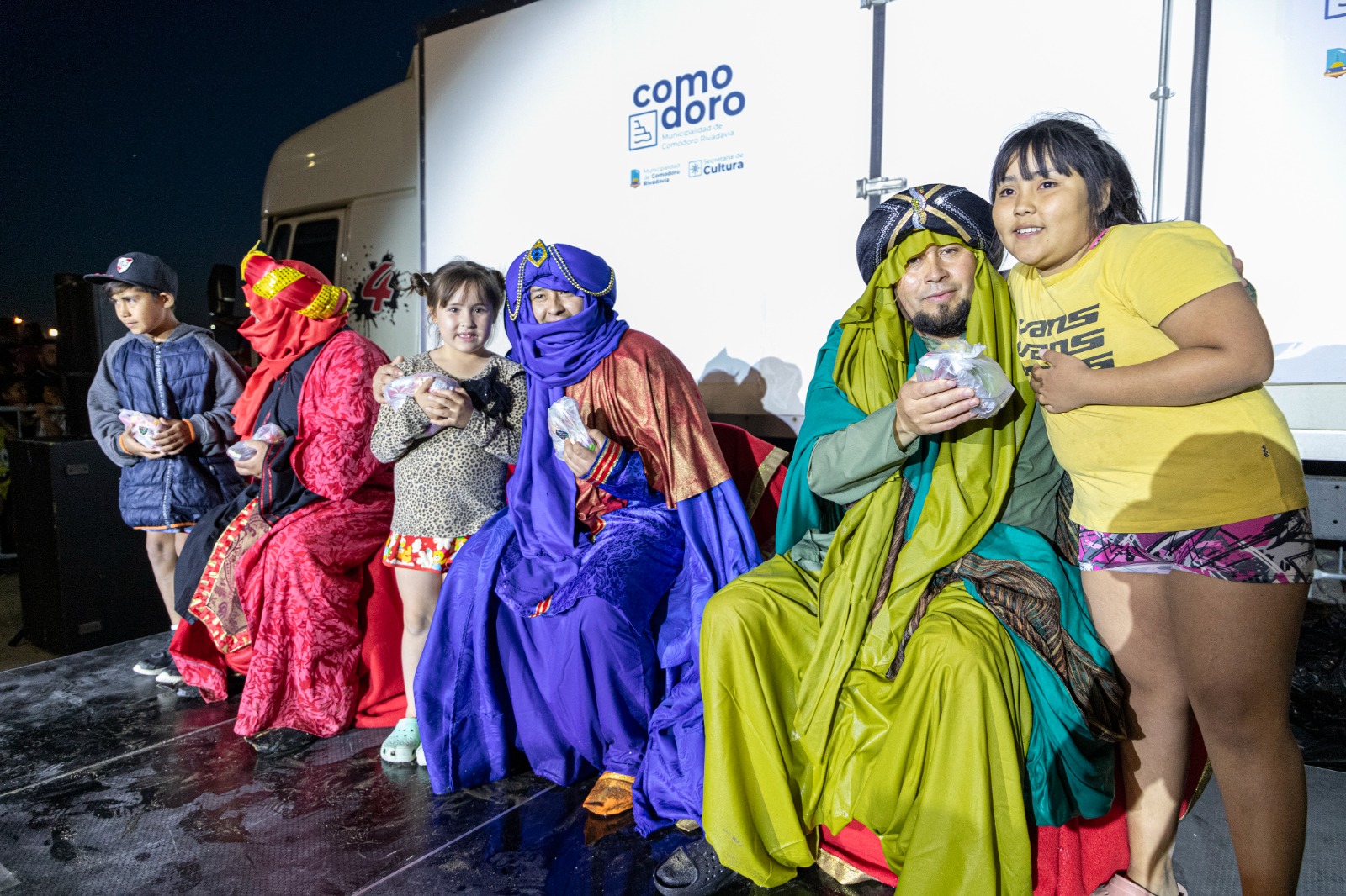 Magia y tradición: los Reyes Magos encantaron a Comodoro