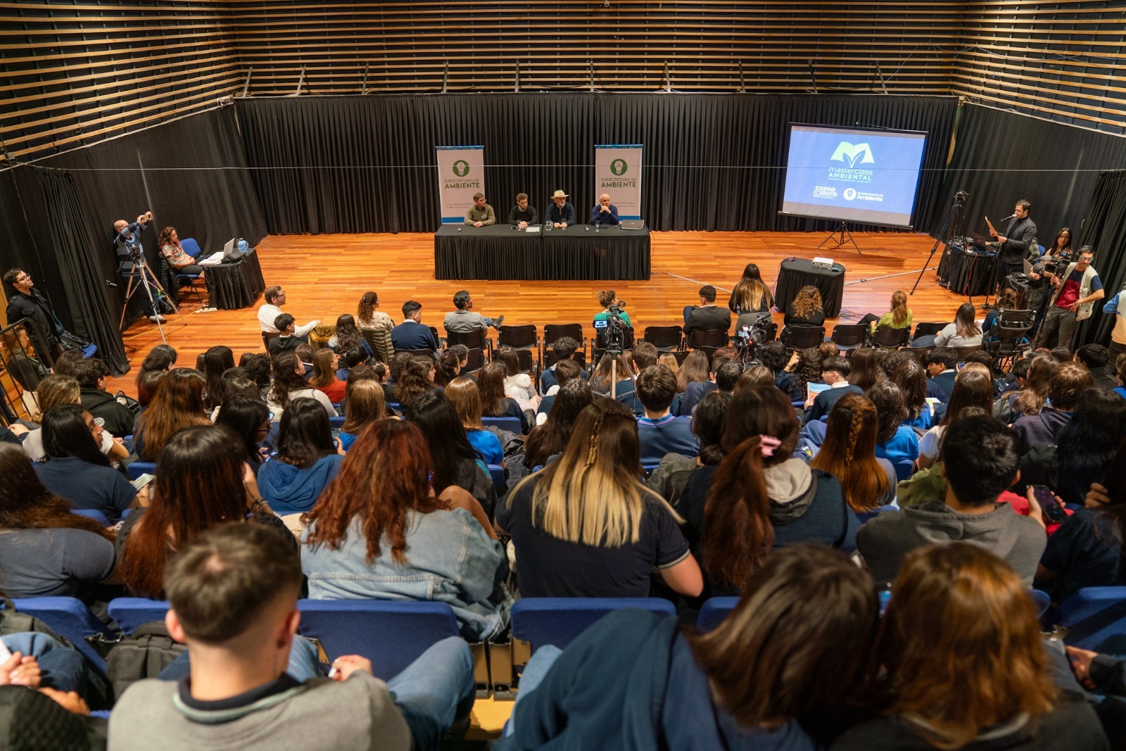 Más de 1500 estudiantes participaron de la Master Class por el Día del Medio Ambiente