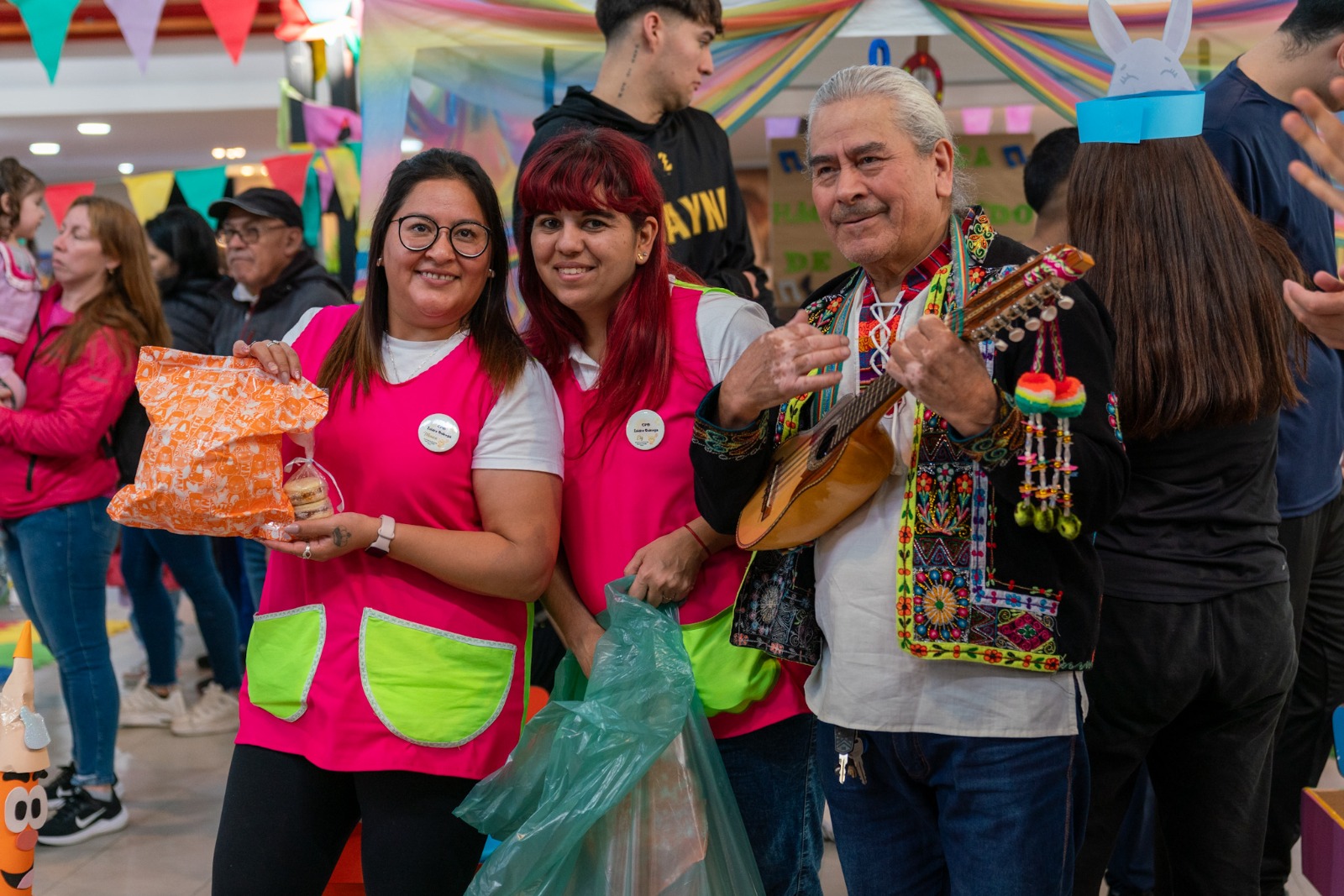 Más de 200 niños de los Jardines Maternales festejaron su día en el Centro Cultural