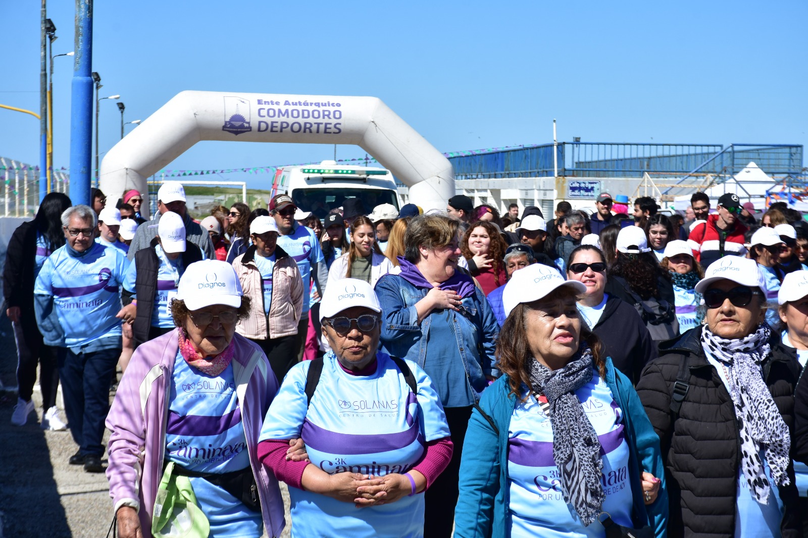 Más de 200 personas participaron de la caminata “Por una Vida Libre de ACV”
