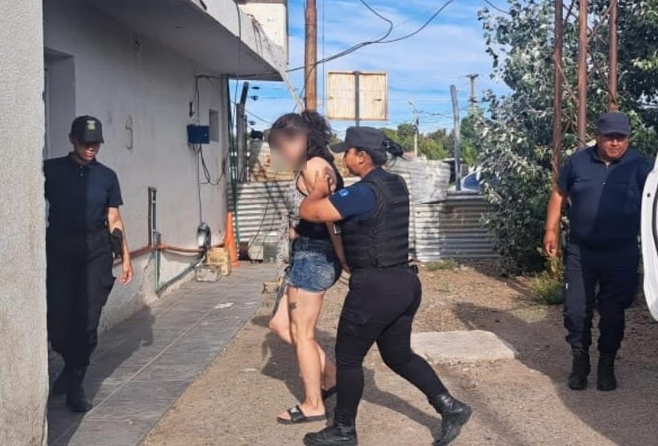Operativo de Seguridad: Detención de una mujer en el Kilómetro Ocho