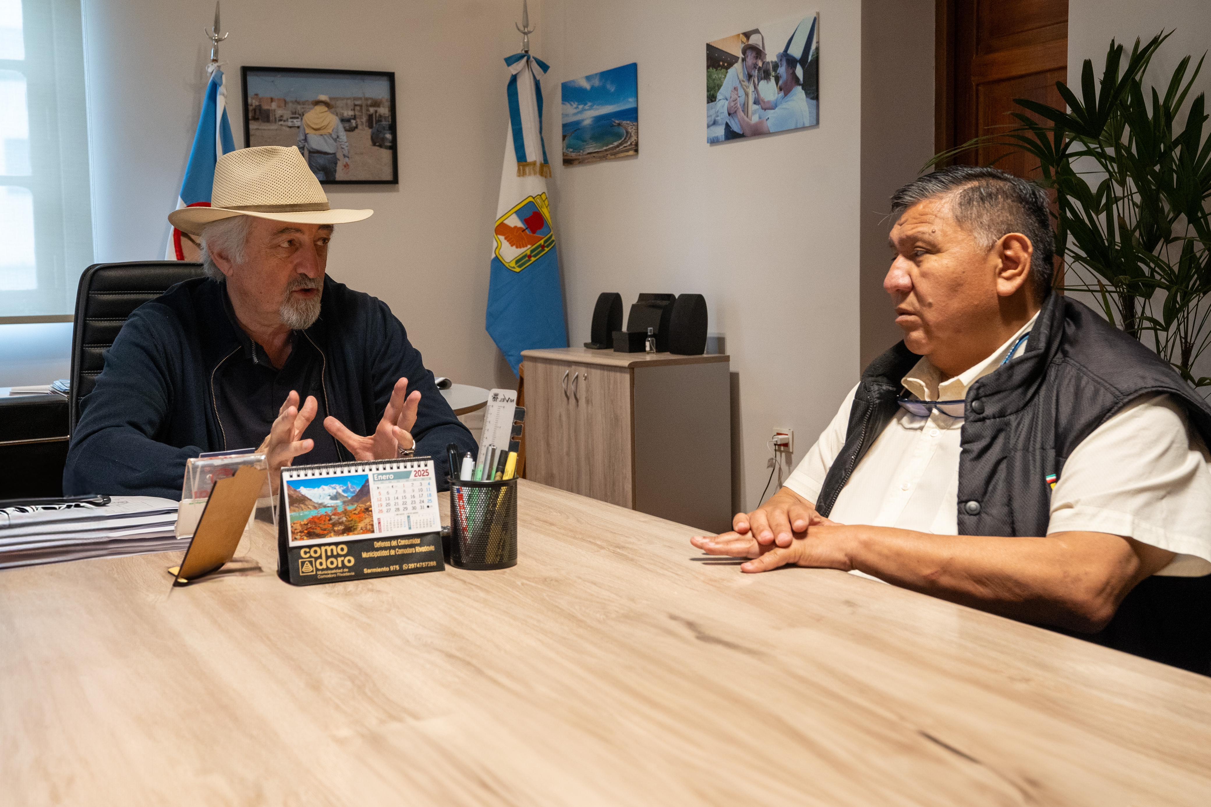 Othar y Ávila acuerdan trabajar por la estabilidad de los vecinos