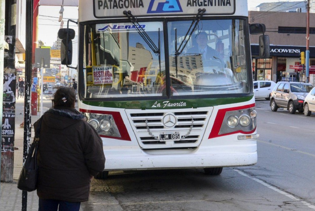 Paro de colectivos por 24 horas desde la medianoche del martes: la UTA anunció una medida de fuerza nacional