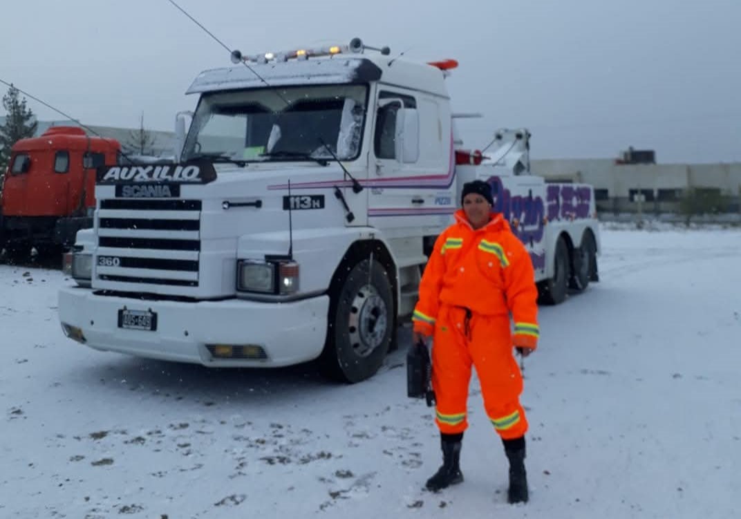 Silvina, la única mujer gruista especializada en toda la Patagonia: un ejemplo de fuerza, coraje y pasión