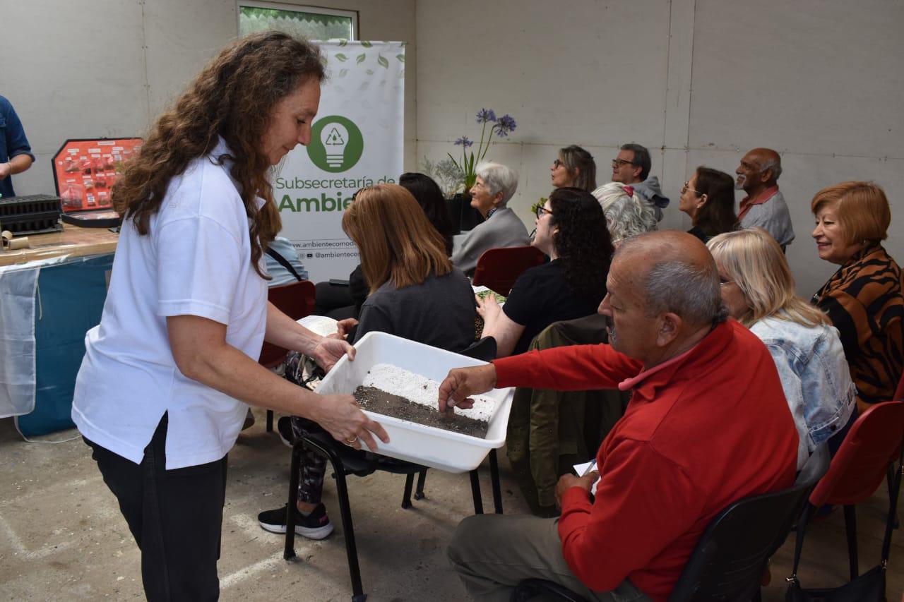 Talleres de siembra: el Municipio promueve educación ambiental para grandes y chicos