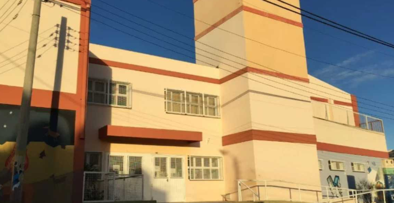 Una amenaza anónima sacude a la Escuela 745 y pone en vilo a toda la comunidad