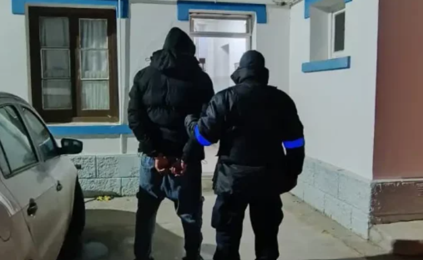 Una mujer fue atacada por su pareja durante la madrugada